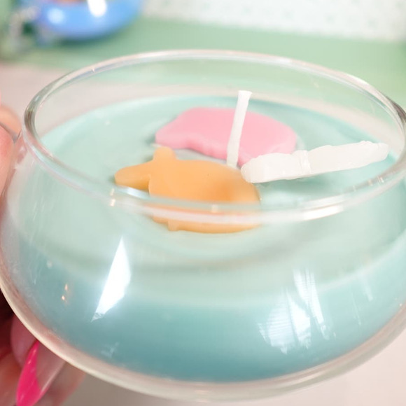 Vintage handblown glass teacup fishbowl candle with cat butterfly fish melts! - Picture 7 of 8
